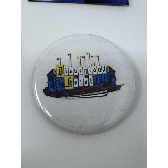 Disneyland WDW Parks Mixed Pinback Button Pin Modern & Vintage Pins Lot of 34 - Picture 8 of 11